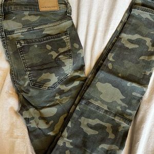 Camo American eagle skinny jeans size 2